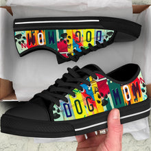 Load image into Gallery viewer, Dog Mom - Unisex Low Top Shoes Black