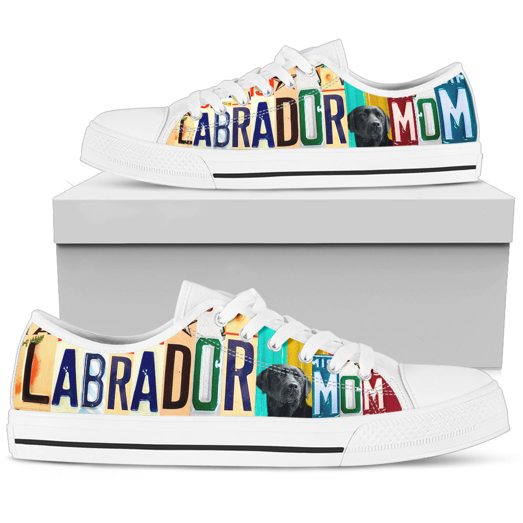 Black Labrador Mom - Women’s Low Top Shoes White